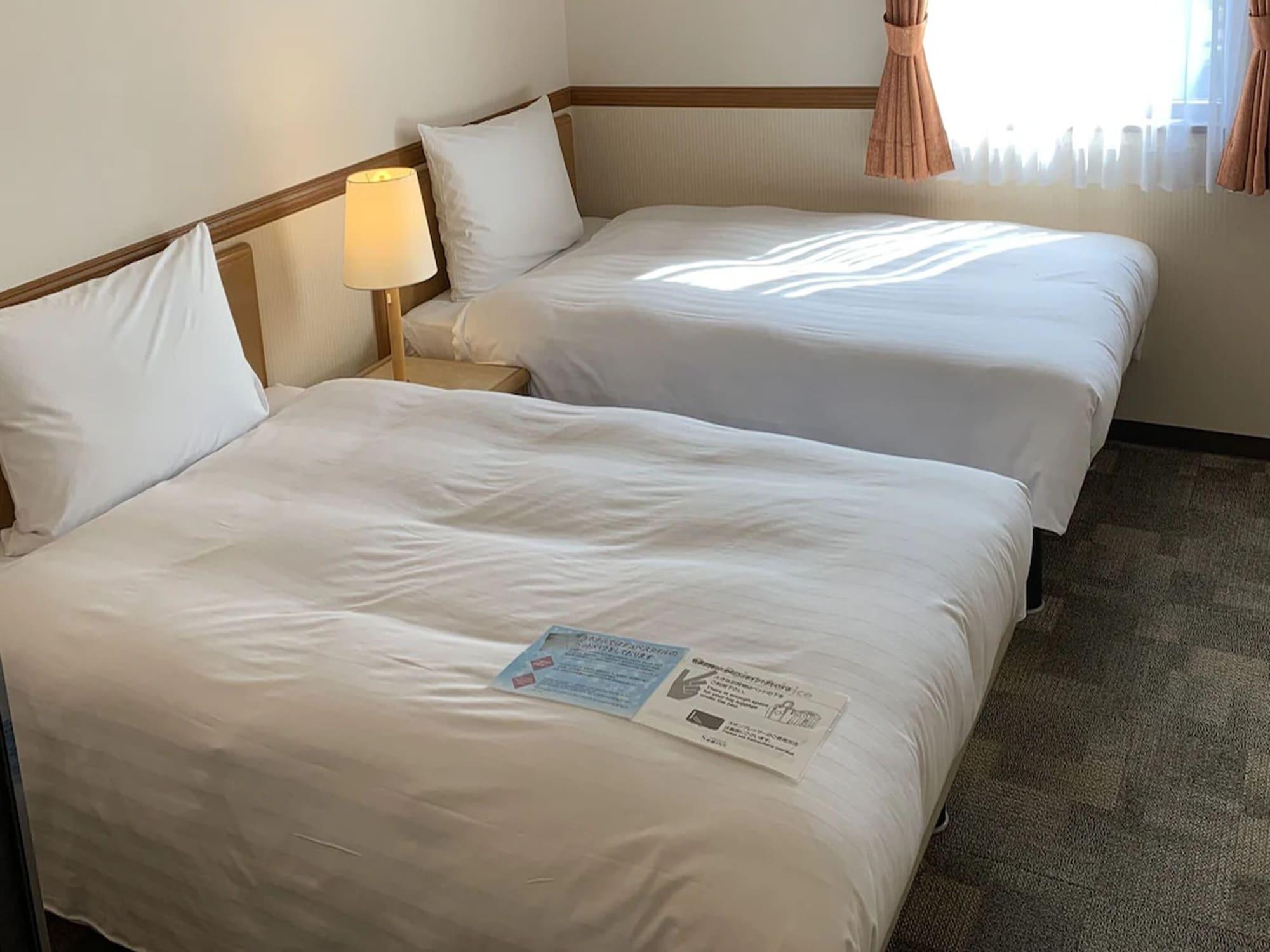 Toyoko Inn Shin-Yokohama Ekimae Shinkan Exterior photo